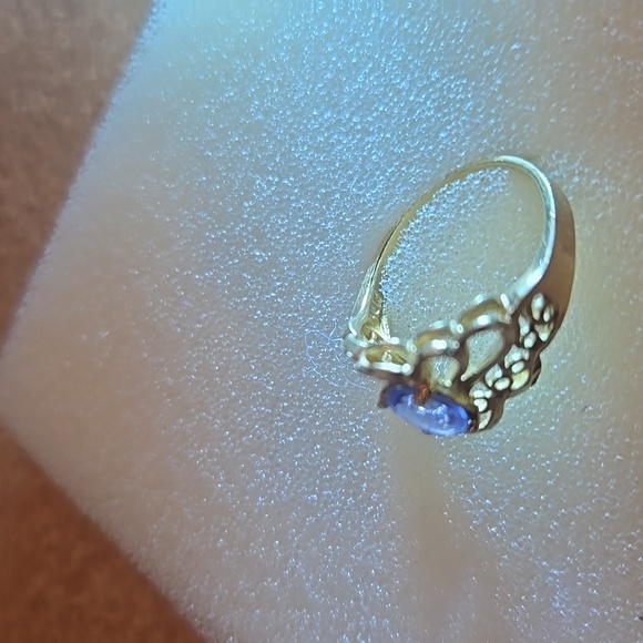 10KT Yellowgold Filigree ring with an oval cut Iolite stone sz 6 - Picture 4 of 5